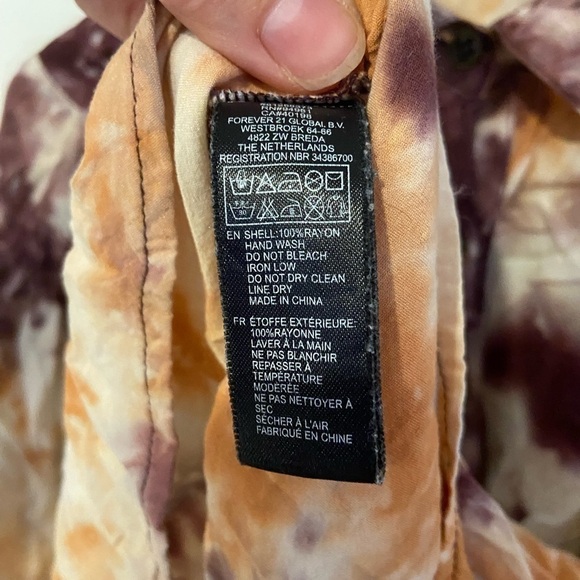 love 21 Small Tye dye button up shirt Blouse adjustable Sleeve purple orange - Picture 6 of 7